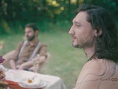 Grosse titten, Fingern, Gruppensex, Hardcore, Küssen, Milf, Öffentlich, Erotischer film