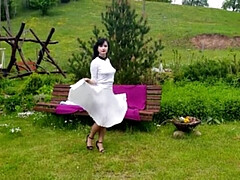 Wanilianna Solo Mature Mom Jerking Off Her Muff in Garden Outdoor HD