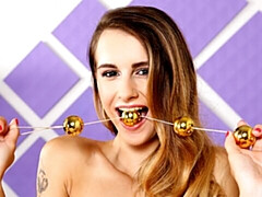 18 ans, Amateur, Masturbation, Seins naturels, Solo, Dénudage, Adolescente, Nénés