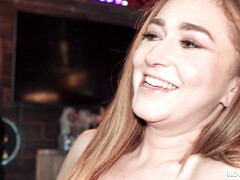 Gros seins, Blonde, Brunette brune, Gorge profonde, Lesbienne, Seins naturels, Chatte, Réalité