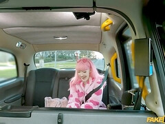 Любители, Большие сиськи, Минет, Ботинки, В машине, Кончили внутрь, На природе, Киски