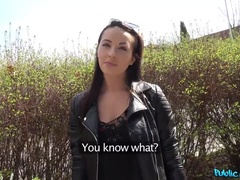 Amateur, Culo, Estilo perrito, Penetracion con dedos, Al aire libre, Pov, Público, Coño