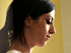 Tetas grandes, Mamada, Morena, Vestido, Besar, Pezones, Tatuaje, Voyeur