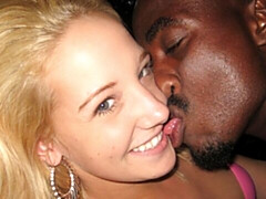 18 años, Culo grande, Verga grande, Rubia, Mamada, Estilo perrito, Interracial, Tetas