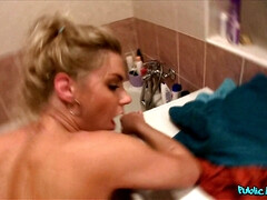 Amateur, Rubia, Mamada, Coche, Al aire libre, Pov, Ducha, Mojado