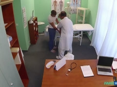 素人, 医者, 指いじり, 手コキする, 看護婦, 三人, トレイン, ユニフォーム