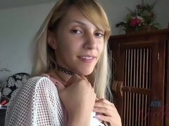 Leie, In den arsch, Fingern, Freundin, Orgasmus, Pov, Muschi, Rasiert