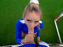 Leie, Blondine, Schwanz, Aufs gesicht abspritzen, Natürlichen titten, Im freien, Zierlich, Titten