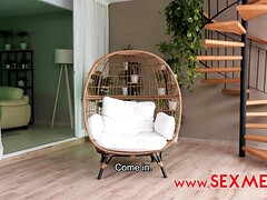 Gros seins, Plantureuse, Tir de sperme, En levrette, Époux mari, Fille latino, Rasée, Nénés