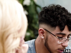 Blond, Rondborstig, Gezin, Hardcore, Hd, Moeder die ik wil neuken, Stiefmoeder, Taboe