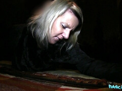Blondine, Auto, Betrug, Besamung, Spermaladung, Tschechisch, Geld, Pov