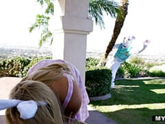 Большие сиськи, Блондинки, Пухленькие, Семяизвержение, Глубокая глотка, Сперма на лице, Натуральные сиськи, Наездница