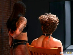 Brunette brune, Doigter, Fille latino, Cuir, Seins naturels, Piercing, Tatouage, Jouets