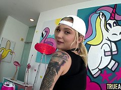 Arsch, Vollbusig, Schwanz, Hd, Muschi, Sich ausziehen, Tätowierung, Jungendliche (18+)