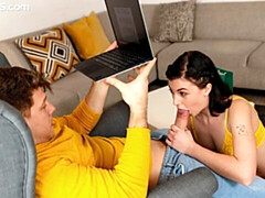 Grote lul, Bruinharig, Hondjeshouding, Natuurlijke tieten, Geschoren, Kort haar, Tiener, Tieten likken