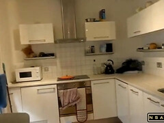 Enthousiasteling, Grote mammen, Pijpbeurt, Sperma shot, Groepseks, Moeder die ik wil neuken, Roodharige vrouw, Kousen