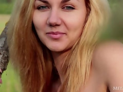 Блондинки, Соски, На природе, Юбки, Соло