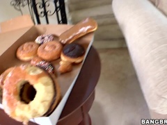 Sucer une bite, Brunette brune, Queue, Branlette thaïlandaise, Hard, Interracial, Monstre, Petite femme