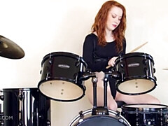 Cul, Masturbation, Seins naturels, Rousse roux, Solo, Dénudage, Adolescente, Nénés