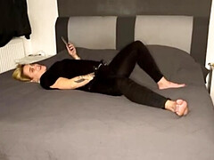 18, 美人, ブロンド, 指いじり, ジーンズ, 淫乱熟女, オマンコ, 締まりの良い