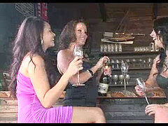 Mummy, baps, dark-haired