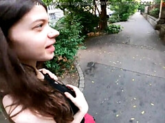 Amateur, Culo grande, Muñeca, Comida, Pajear, Al aire libre, Público, Trio