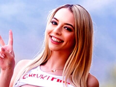 Blond, Pijpbeurt, Hondjeshouding, Zoenen, Likken, Geschoren, Kousen, Tiener