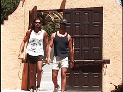 Bruinharig, Sperma in gezicht, Logement, Interraciaal, Latijnse vrouw, Roodharige vrouw, Tieten likken, Oud