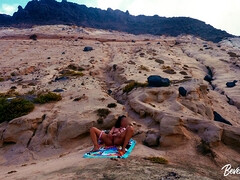 Amateur, Plage, Branlette thaïlandaise, Italienne, Mère que j'aimerais baiser, De plein air, Public, Épouse