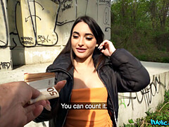 Gros cul, Sucer une bite, Brunette brune, En levrette, De plein air, Pov, Chatte