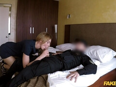 Negro, Rubia, Mamada, Garganta profunda, Hotel, Policía, Montar, Flaco