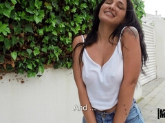 Amateur, Noire, Sucer une bite, Branlette thaïlandaise, De plein air, Piercing, Public, Chatte