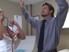 アジア人, 美女, デカチン, デカパイ, フェラチオ, 茶髪の, 看護婦, 現実