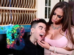 Culo grande, Tetas grandes, Estilo perrito, Pajear, Besar, Lencería, Madres para coger, Paja con tetas