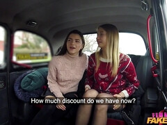 Arschlecken, Blondine, Braunhaarige, Natürlichen titten, Zierlich, Rock, Hintern versohlen, Spielzeuge