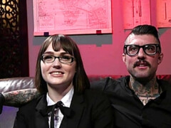 In den arsch, Blasen, Fesselspiele, Braunhaarige, Besamung, Kehlenfick, Hintern versohlen, Tätowierung