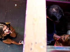 お尻, ブロンド, フェラチオ, バック, 手コキする, 剃毛, ティーン, オッパイの