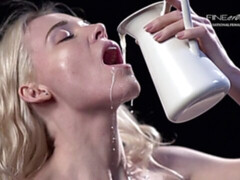 Salle de bains, Doigter, Béant, Masturbation, Lait, Rasée, Adolescente, Nénés