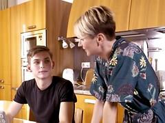 Sucer une bite, Hd, Lingerie, Mature, Russe, Cheveux courts, Jarretelles, Nénés