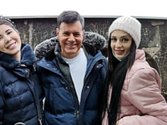 Leie, Grosser arsch, Grosser schwanz, Braunhaarige, Behaart, Lingerie, Dürr, Titten