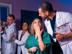 Arsch, Blasen, Arzt, Hundestellung, Hardcore, Milf, Krankenschwester, Titten