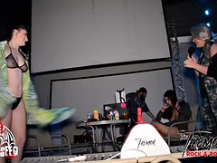 Nana, Brunette brune, Fille latino, Chevaucher, Nénés