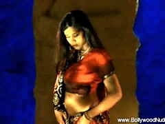 Braunhaarige, Indisch, Milf, Nackt, Natürlich, Nackt, Sich ausziehen, Scherzbold