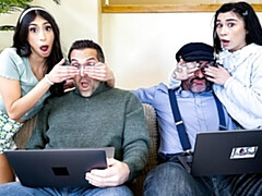 18 jaar, Grote kont, Grote lul, Hondjeshouding, Kwartet, Natuurlijke tieten, Tiener, Tieten likken