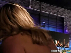 Amateur, Gros seins, Sucer une bite, Plantureuse, Queue, Partouze, Hd, Public