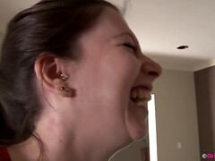 Sucer une bite, Brunette brune, Plantureuse, Gorge profonde, Hd, Lesbienne, Mamelons, Pov