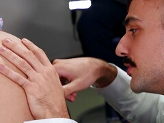 Анальный секс, Язык в попке, Из жопы в рот, Большие сиськи, Брюнетки, Пальцем, Трансы, Короткая стрижка