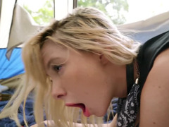 Leie, Blondine, Schwanz, Hundestellung, Aufs gesicht abspritzen, Im freien, Pov, Muschi
