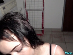 Leie, Arsch, Braunhaarige, Spermaladung, Tschechisch, Europäisch, Jeans, Öffentlich