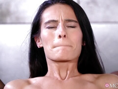 Culo, Tetas grandes, Rubia, Penetracion con puños, Tetas naturales, Perforación, Medias largas, Tetas